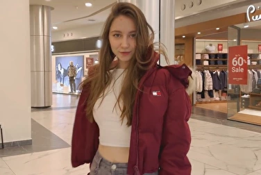 Представь, ты случайно зашёл в примерочную, а там ТАКОЕ